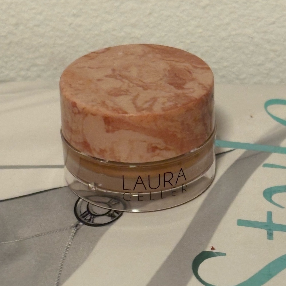 Laura Geller Baked Radiance Cream Concealer in Tan - Picture 3 of 3
